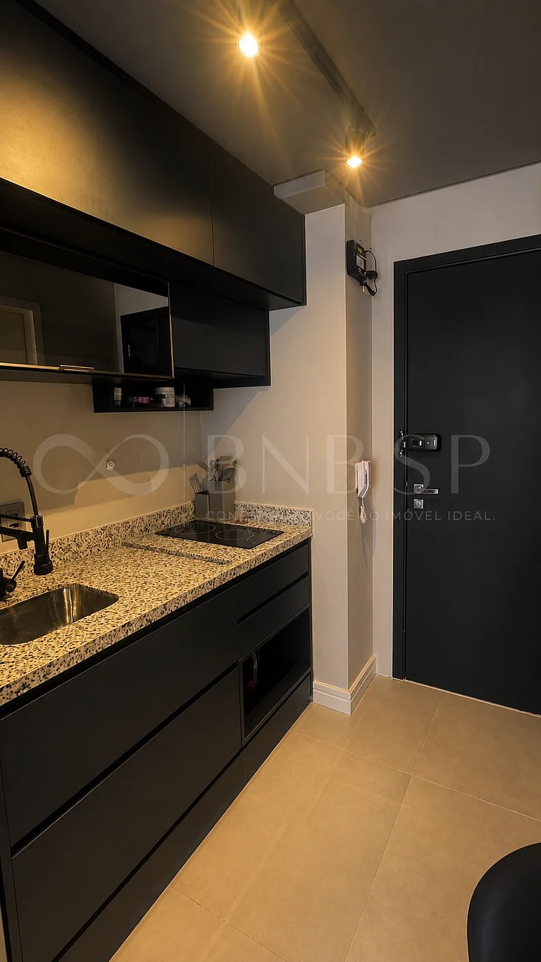 Studio Brooklin — Cozinha e porta de entrada